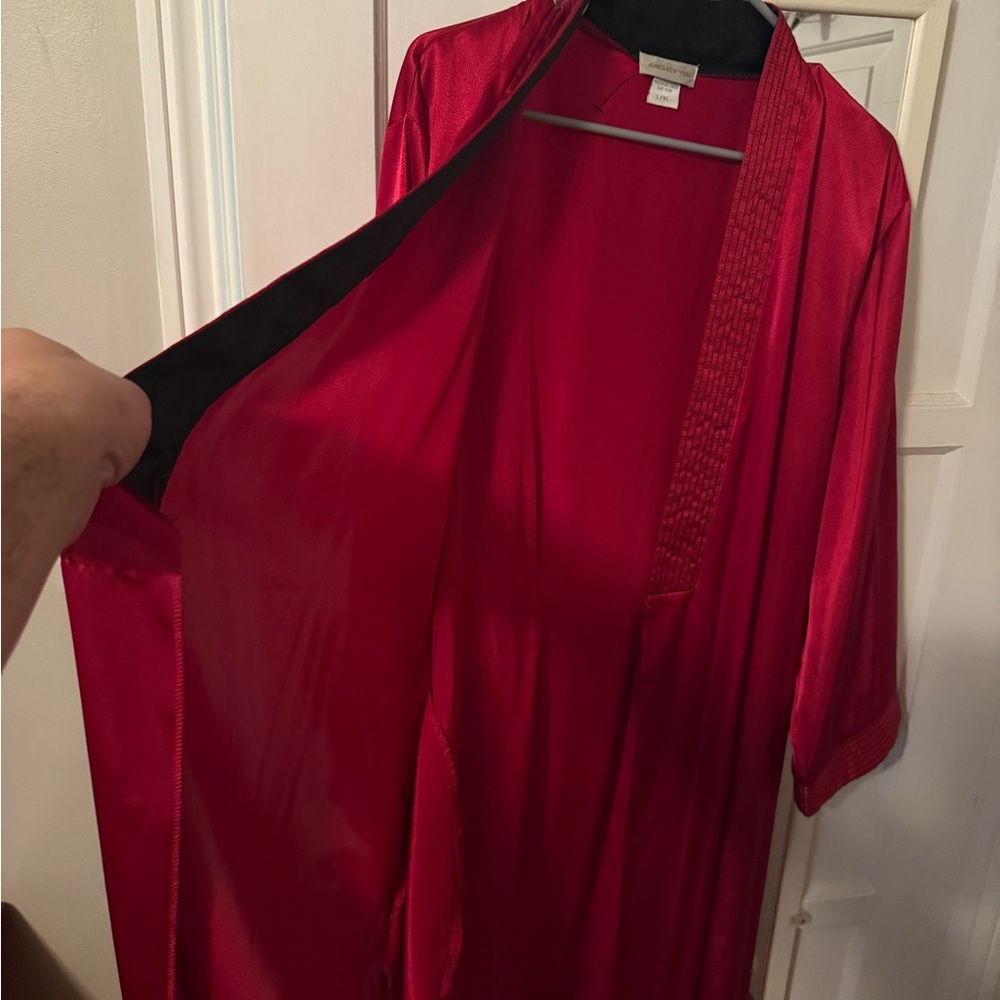 Jones New York Red Robe Intimates - Picture 5 of 5